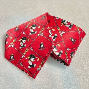 Mickey Unlimited Mickey golfing neck tie